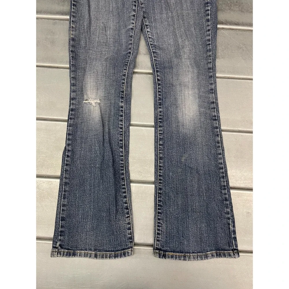 VTG Levis 515 Jeans Womens 6 28X31 Blue Medium Wash Denim‎ Boot Cut Distressed